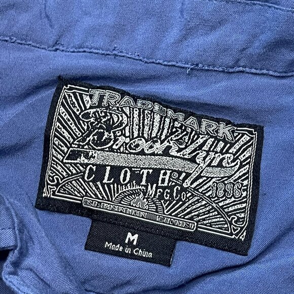 Brooklyn Cloth Graphic Streetwear Shirt Blue Button Up Rayon Size M Psychedelic - Picture 9 of 10